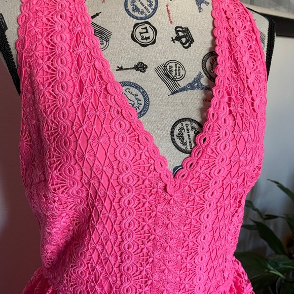 Alice + Olivia - Iris Floral Lace Sleeveless Dress - Picture 2 of 15